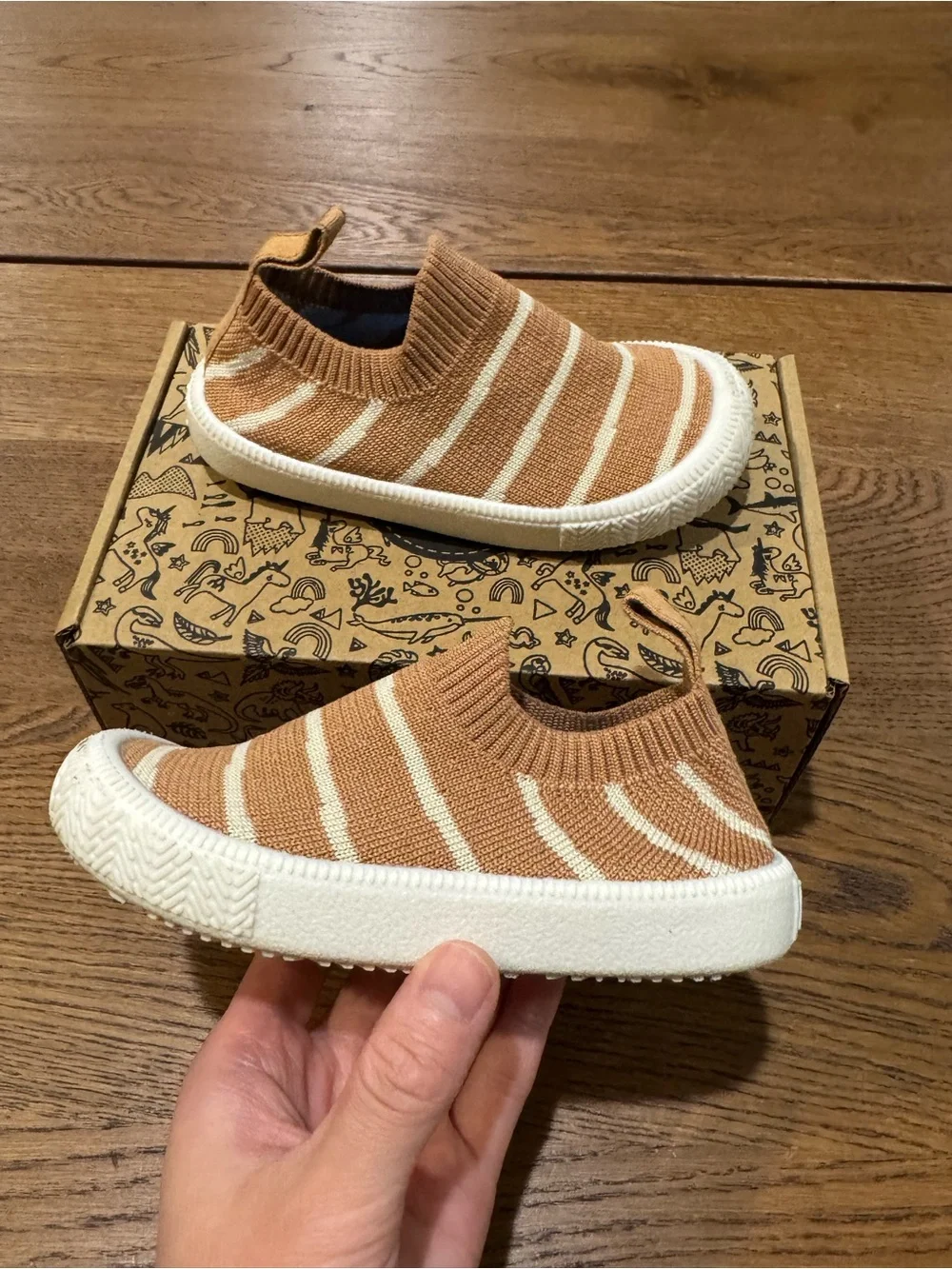 Jan & Jul Toddlers Graphic Knit Slip-On Shoes US 7 | Like New | Machine Washable